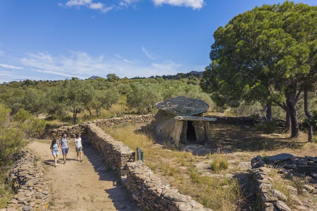 Roses a Peu: La pedra seca i el megalitisme - itinerari_megalitic_i_de_la_pedra_seca_i-min-min.jpg