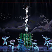 12è Festival Internacional del Circ Elefant d'Or de Girona - dezhou-acrobatic-troupe-of-china_manipulacio-de-tridents-xina-31686.jpeg